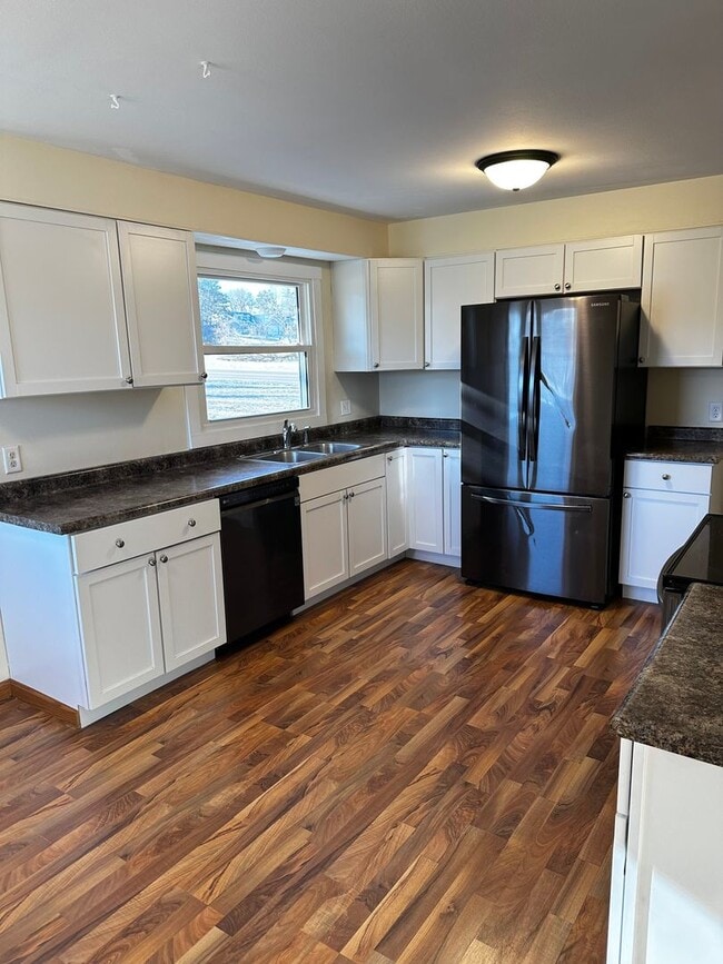 Photo - 4BR Single Family Home Available NOW on Ea...