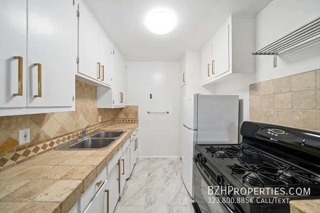 Photo - 7209 Willoughby Ave Unit 15