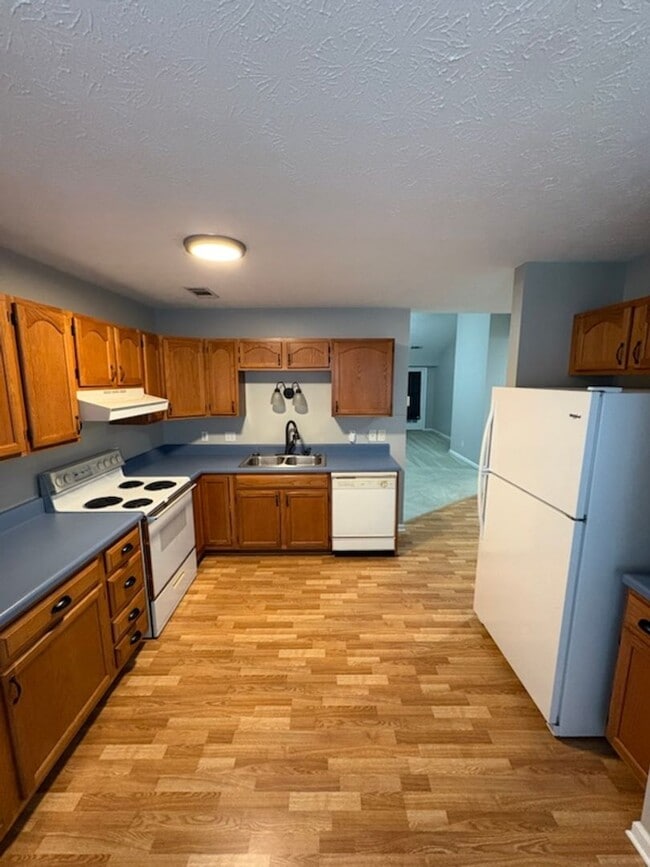 Photo - 153 Oakleaf Cir