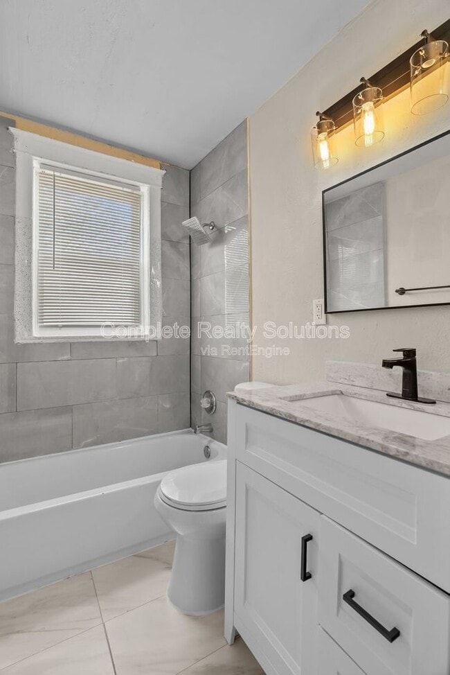 Photo - 4102 California Ave Unit 1n