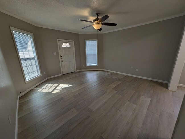 Photo - 2423 Ave C