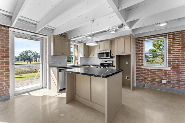 Photo - 1420 FM 1960