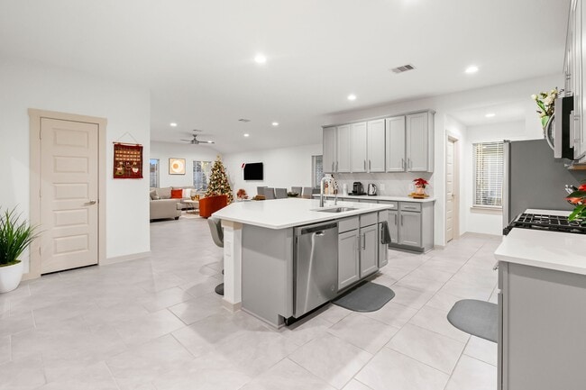 Photo - 29506 Gordon Sevilla St