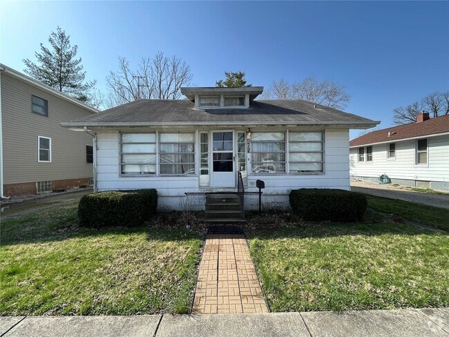 Building Photo - 405 E 4th St Rental