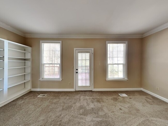 Photo - 2255 Evergreen Ln