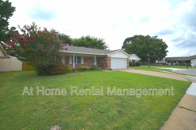 Photo - 1608 S 1st Pl