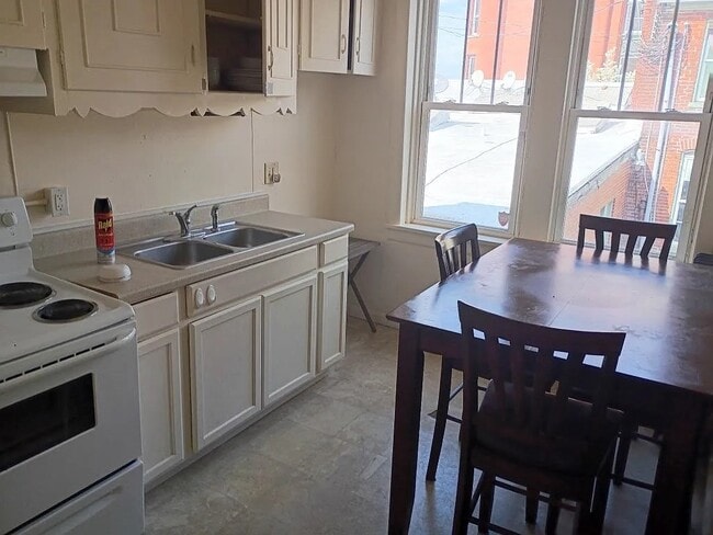 Photo - 207 S Maple Ave