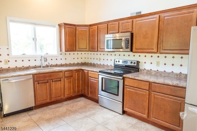 Photo - 121 Changebridge Rd