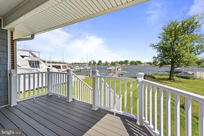 Photo - 7212 Bay Front Rd