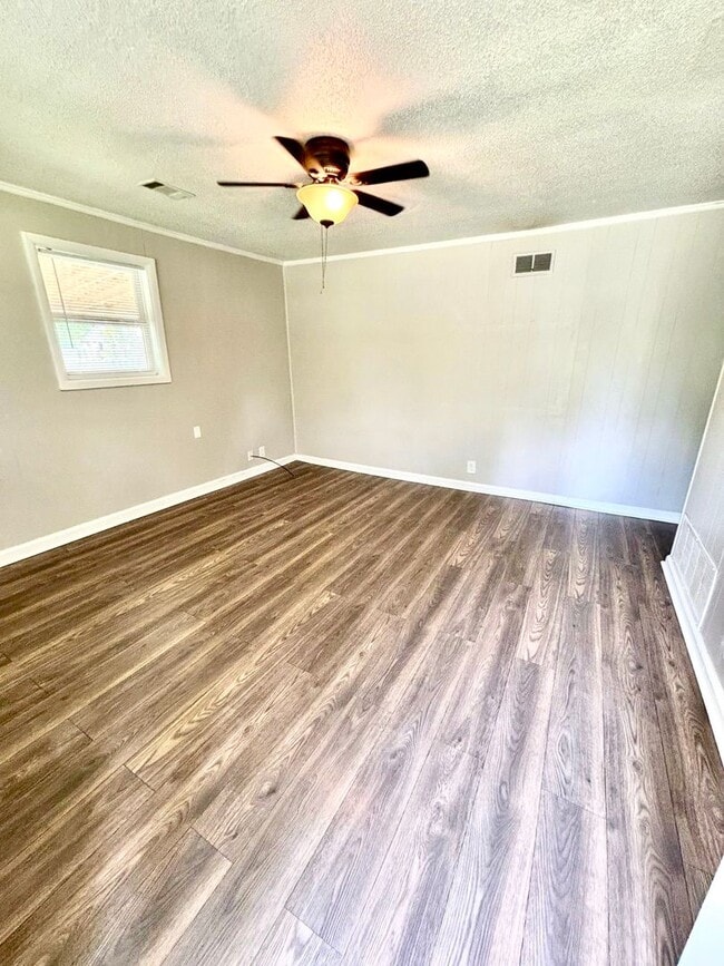 Photo - 2215 Sutton Dr