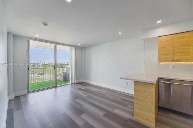 Photo - 1800 NW 24th Ave Unit 712