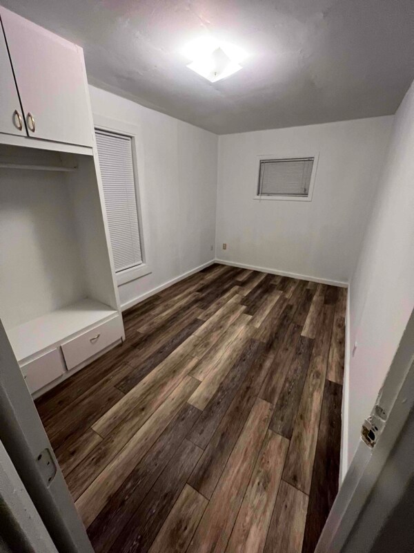 Photo - 301 N Railroad Ave