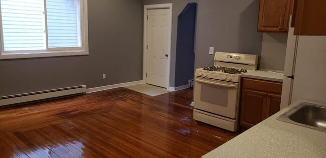 51-51 Arch St Unit 1