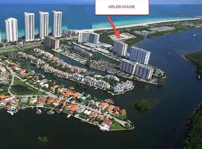 Building Photo - 300 Bayview Dr Unit 1402