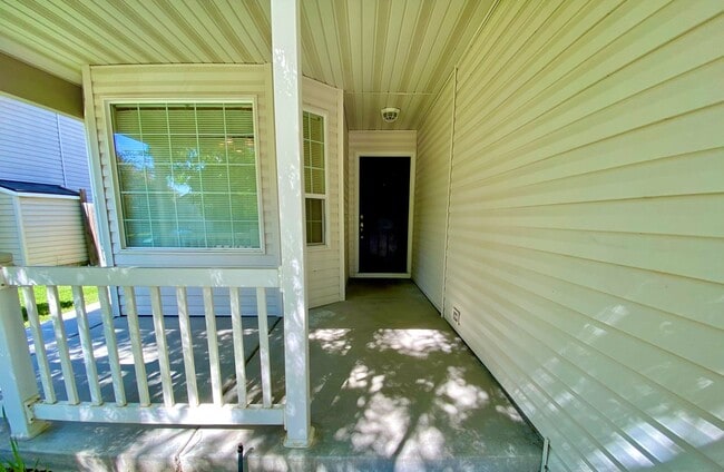 Photo - 3 bedroom 2 bath Walking Distance to Sage Valley Middle School