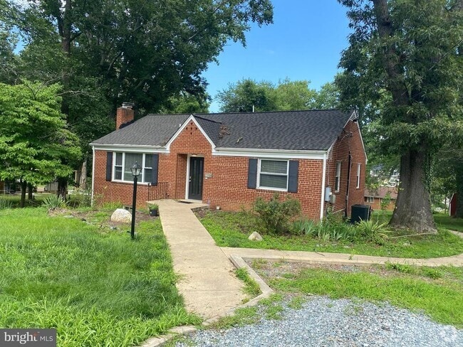 Building Photo - 1100 Broadview Rd Rental