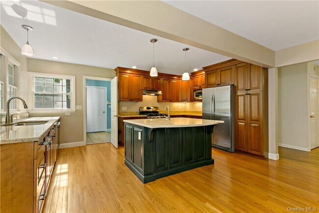 Photo - 46 Hemlock Dr