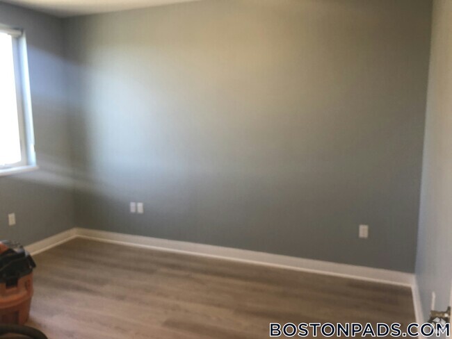 Building Photo - 35 S Huntington Ave Rental