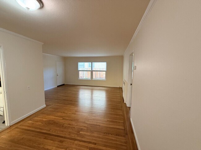 Photo - 816 Cowper St