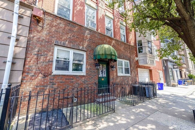 Photo - 523 Adams St Unit 3