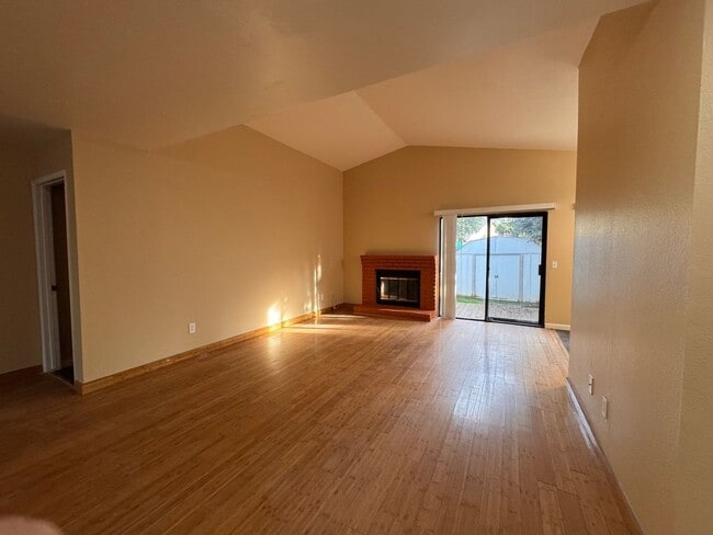 Photo - 259 Dartford St