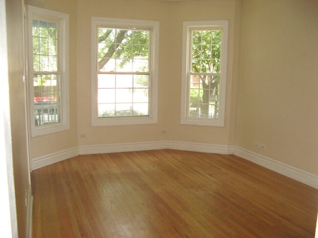 Photo - 3849 W School St Unit 1