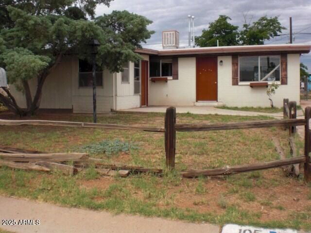 Building Photo - 105 1st St Rental