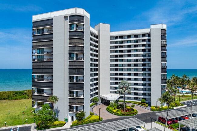 8800-8880 S Ocean Dr, Jensen Beach, FL 34957 - Island Dunes Oceanside II Apartamentos