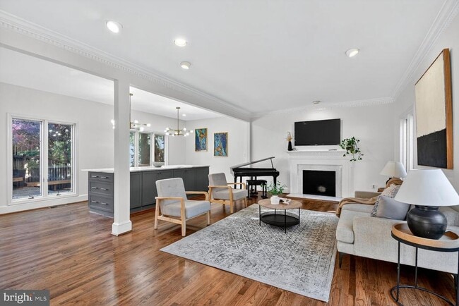 Photo - 3227 Ellicott St NW