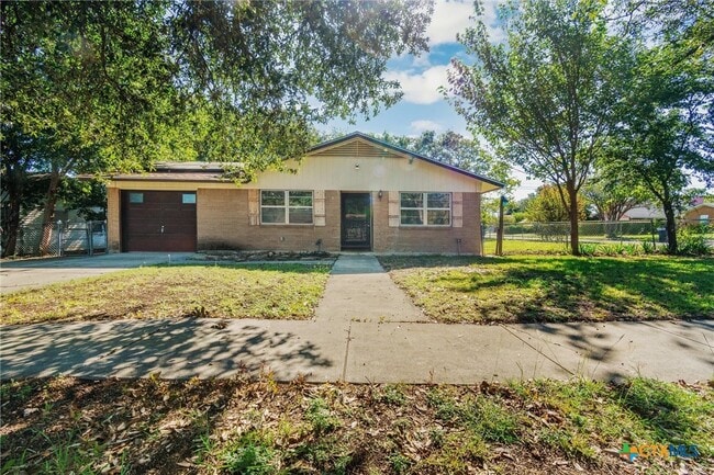 Photo - 1820 Gaynor Dr