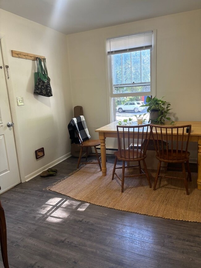 Photo - 963 W Beverley St Unit #4