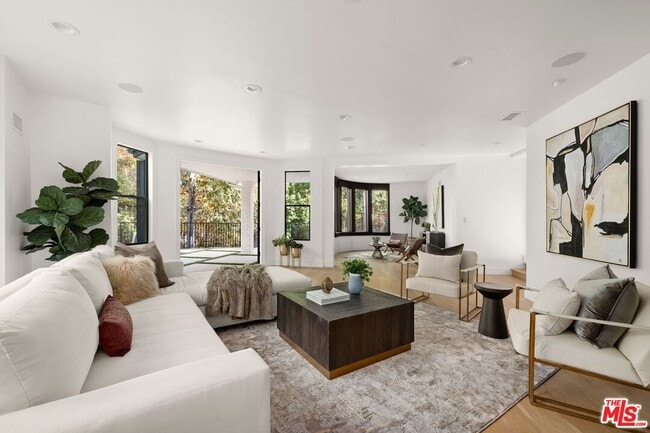 Photo - 16881 Oak View Dr