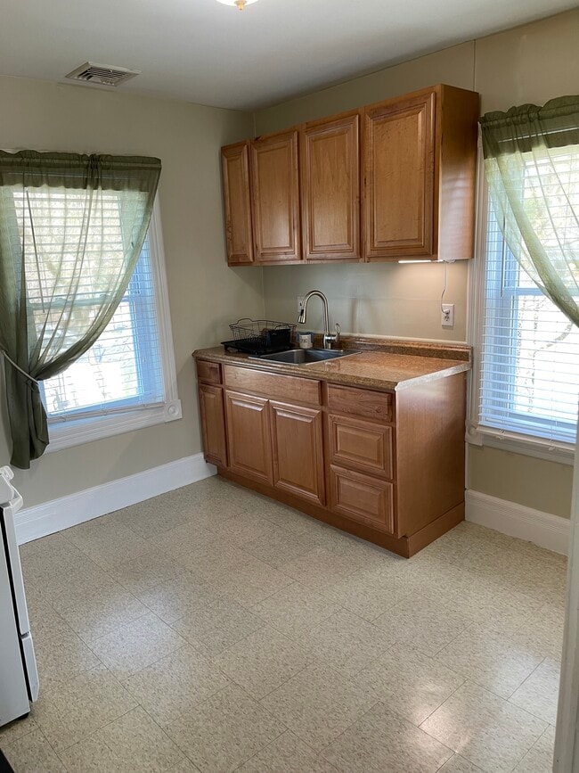 Kitchen - 23 Norwood Ave Unit 23NWA-A2