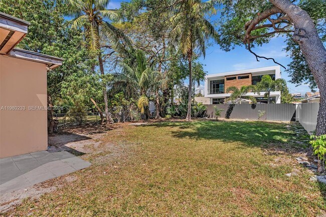 Photo - 2835 SW 24th St Unit 1