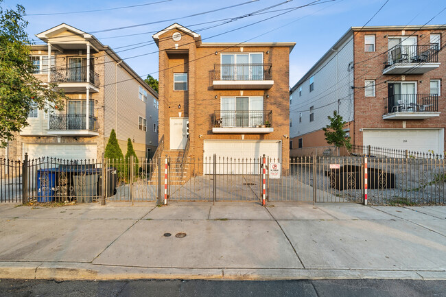Photo - 270 S 20th St Unidad #2