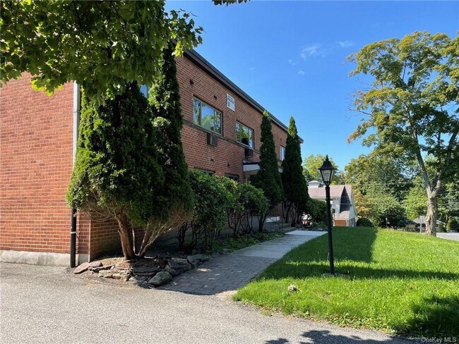 40 S Middletown Rd Unit 4  