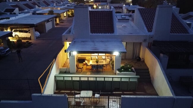 Photo - 2529 N Miller Rd Townhome