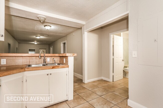 Photo - 2121 Broadway Ave