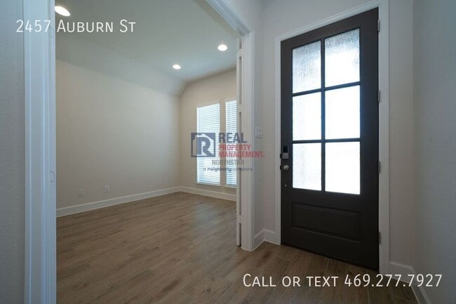 Photo - 2457 Auburn St