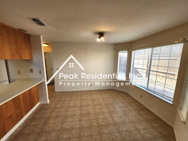 Photo - A Very Nice Lincoln 3bd/2ba House with 2-Car Garage