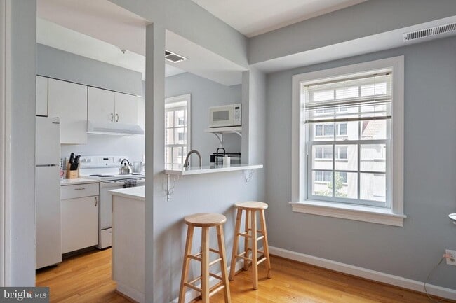 Photo - 1426 21st St NW Unit 407