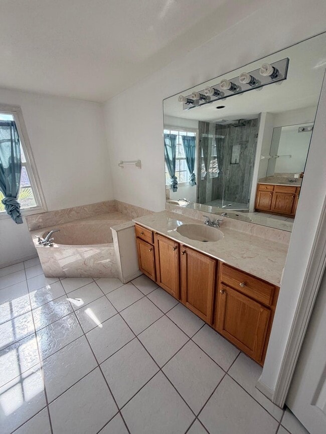 Photo - 1226 Avondale Ln