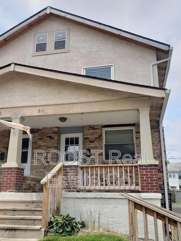 Building Photo - 209-211 N. Hague Avenue