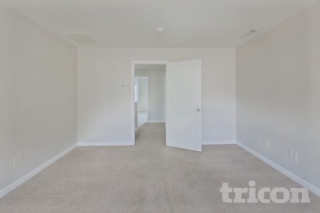 Photo - 438 Lake Ridge Ln