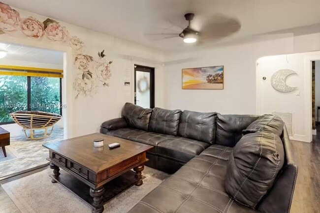 416 SE 19th St