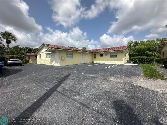 Building Photo - 3600 Riverside Dr Unit B Rental