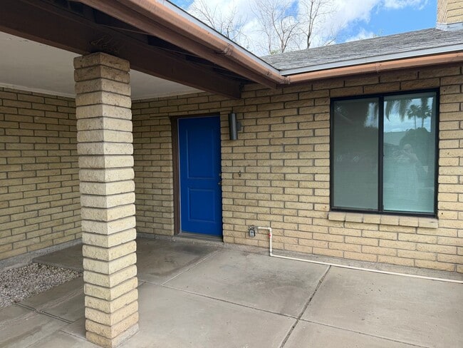Photo - Beautiful 3bedroom/1.75 bathrooms, Corner Lot with RV Gate with Lush Backyard