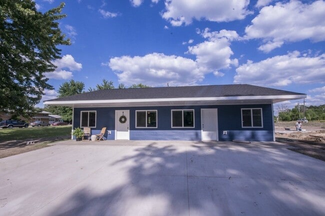 Photo - Updated 2 bedroom Duplex for Rent $1100/Month