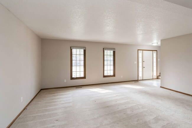 Photo - PRIVATE BACKYARD!! 4 Bedroom, 2.5 Bath Home in Urbandale
