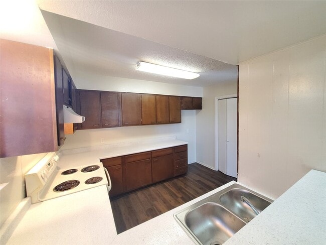 Photo - 6605 Park Pl Dr